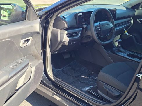 Certified 2026 Kia K4 FWD image 9