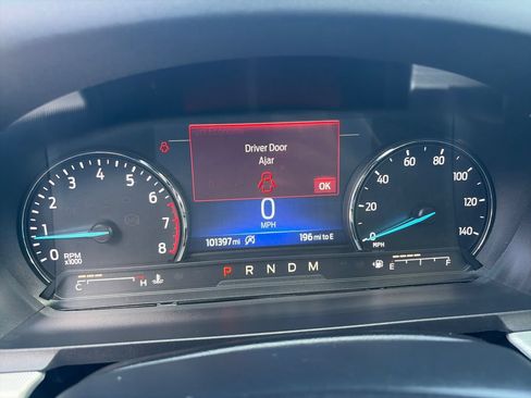 Used 2020 Ford Explorer XLT w/ Equipment Group 202A AWD/4WD image 18
