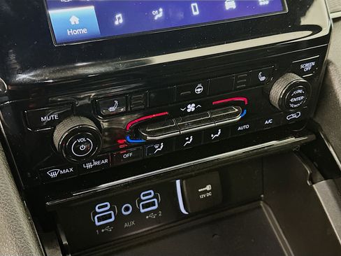 Used 2023 Jeep Grand Cherokee L Laredo image 23