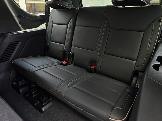 New 2026 GMC Yukon Elevation w/ LPO, Elevation Black Package RWD image 26