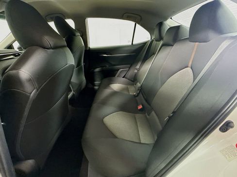 Used 2018 Toyota Camry LE FWD image 19