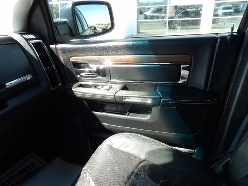Used 2015 RAM 1500 Laramie w/ Convenience Group AWD/4WD image 25