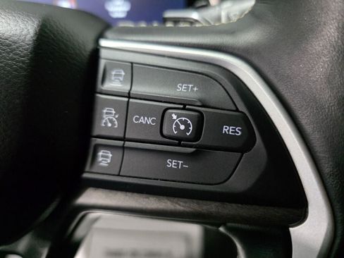 Used 2021 Jeep Grand Cherokee L Limited AWD/4WD image 15