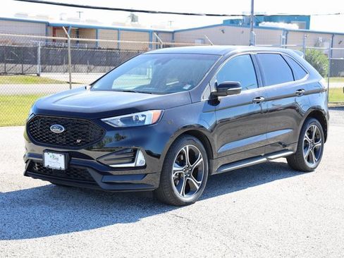 Used 2019 Ford Edge ST image 3