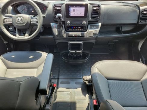 Used 2025 RAM ProMaster 2500 w/ Convenience Group FWD image 10