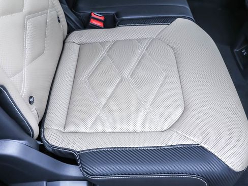 Used 2025 Volkswagen Atlas Cross Sport SE image 33