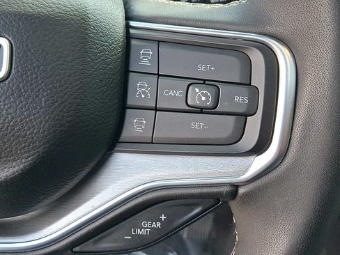 Used 2024 Jeep Wagoneer Series II w/ Convenience Group I AWD/4WD image 22
