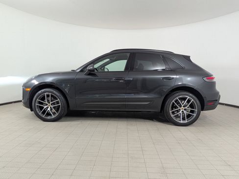 Certified 2022 Porsche Macan AWD/4WD image 2