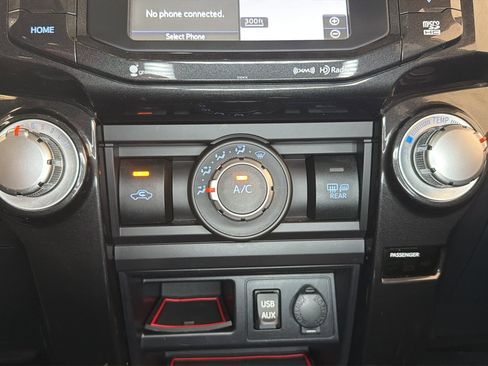 Used 2019 Toyota 4Runner TRD Off-Road Premium AWD/4WD image 27
