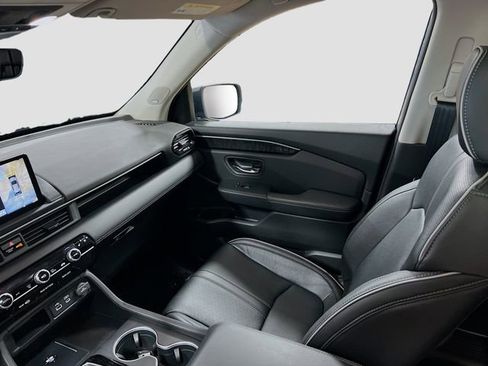 Used 2023 Honda Pilot Elite image 25