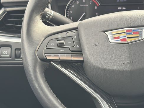 Used 2023 Cadillac XT6 Premium Luxury image 19