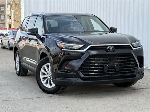 Used 2025 Toyota Grand Highlander AWD image 2