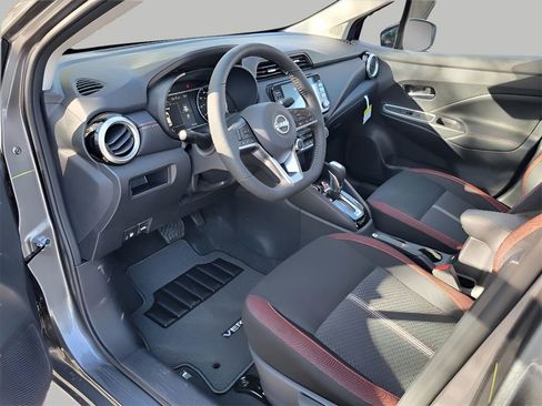 Used 2025 Nissan Versa SR image 8