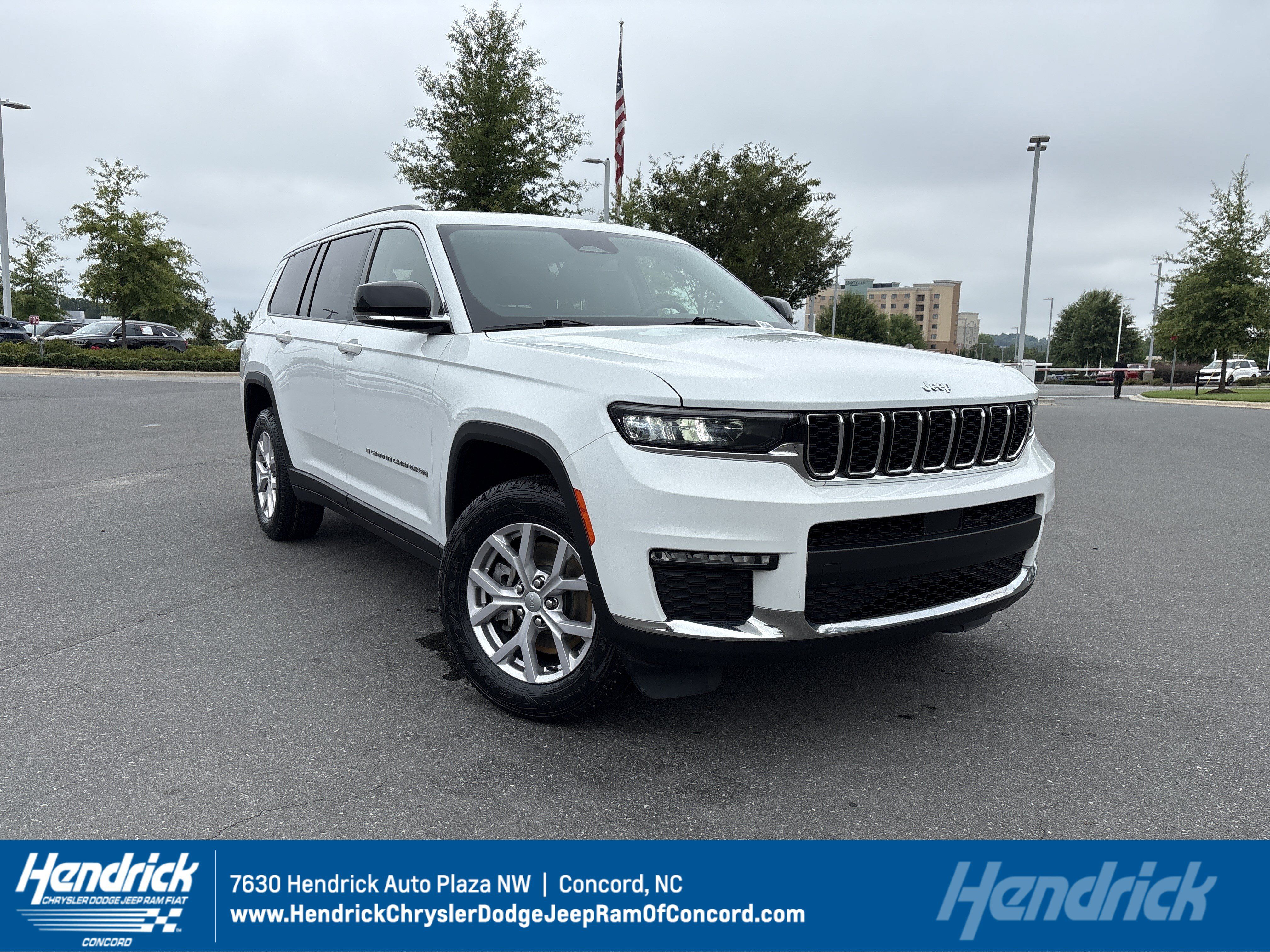 Used 2022 Jeep Grand Cherokee L Limited AWD/4WD image 1