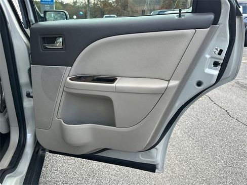 Used 2008 Ford Taurus Limited image 16