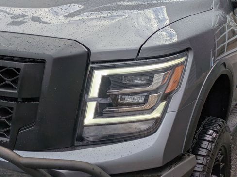 Used 2021 Nissan Titan PRO-4X w/ Pro-4x Convenience Package image 10
