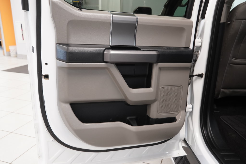 Used 2019 Ford F150 XLT w/ Equipment Group 302A Luxury AWD/4WD image 24