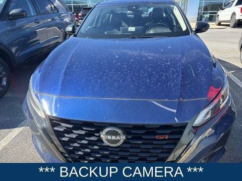 Used 2023 Nissan Altima 2.5 SR w/ SR Premium Package image 3
