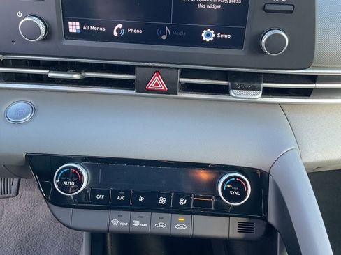 Used 2023 Hyundai Elantra SEL w/ Preferred Accessory Package image 18