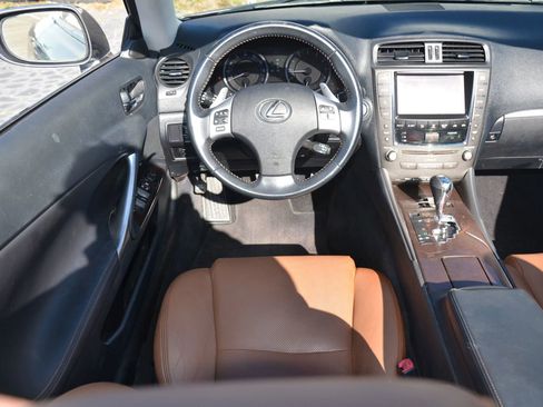 Used 2014 Lexus IS 250C w/ Luxury Package image 27