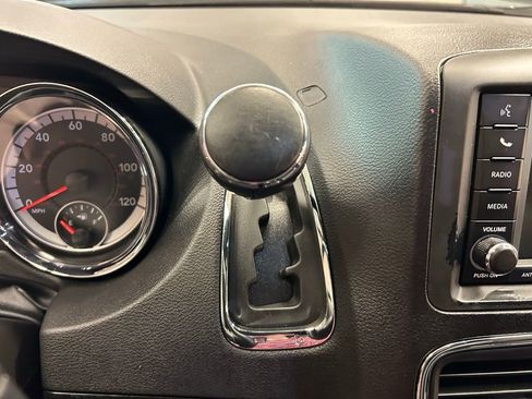 Used 2019 Dodge Grand Caravan SXT image 15