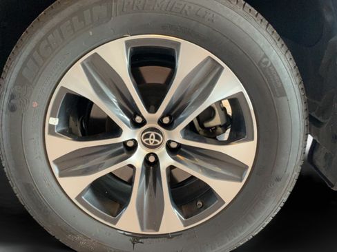 Certified 2025 Toyota Highlander XLE AWD/4WD image 46