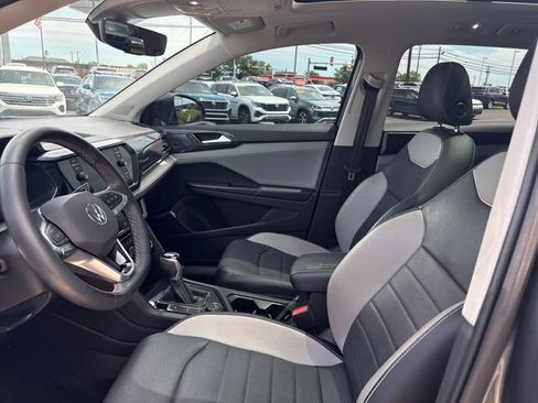 Certified 2023 Volkswagen Taos SEL AWD/4WD image 9