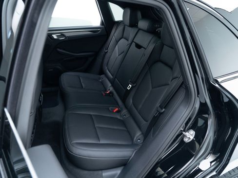 New 2026 Porsche Macan image 28