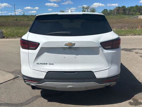 Used 2025 Chevrolet Blazer LT AWD/4WD image 4