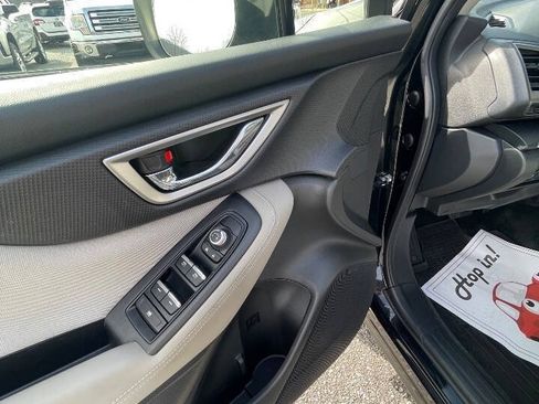 Used 2019 Subaru Forester Premium AWD/4WD image 13