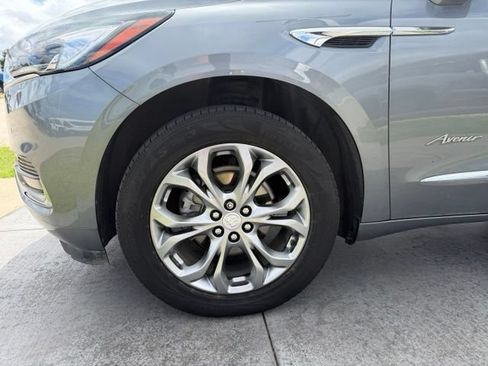 Used 2021 Buick Enclave Avenir w/ Avenir Technology Package FWD image 4