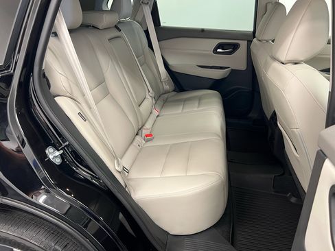 Used 2023 Nissan Rogue SL w/ SL Premium Package image 16