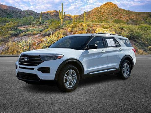 Used 2022 Ford Explorer XLT image 9