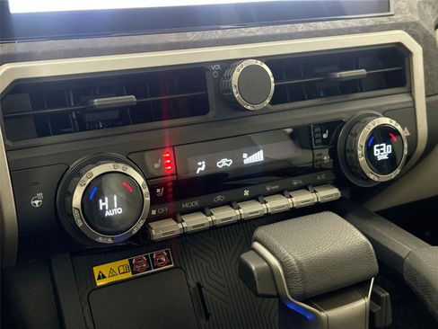 Used 2024 Toyota Tacoma Limited image 27