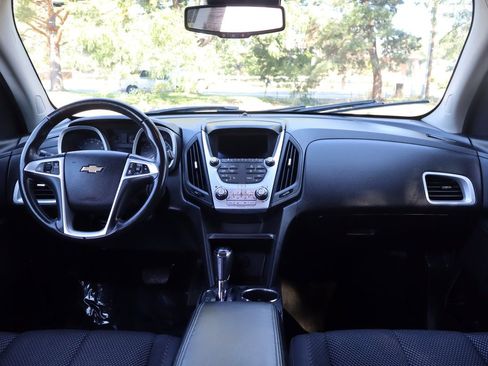 Used 2017 Chevrolet Equinox LT w/ Convenience Package image 16