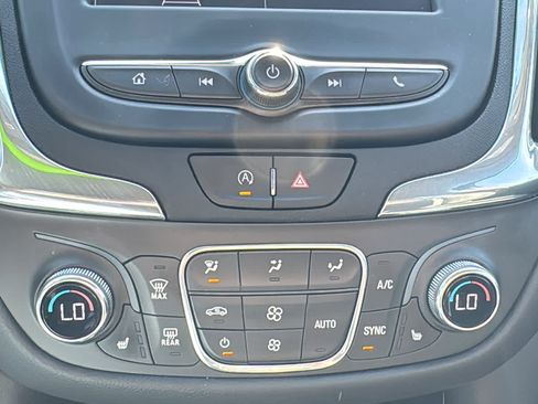 Used 2023 Chevrolet Equinox LT AWD/4WD image 16