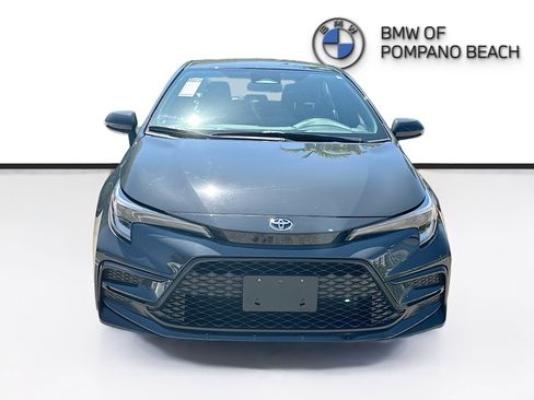 Used 2025 Toyota Corolla SE FWD image 2