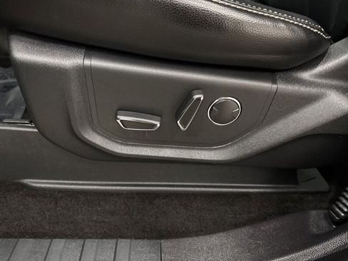 Used 2018 Ford F150 Lariat w/ Equipment Group 502A Luxury image 11