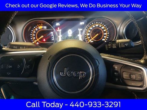 Used 2020 Jeep Wrangler Unlimited Sahara image 33