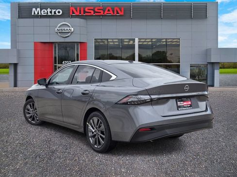 New 2026 Nissan Sentra SL w/ Floor Mat Package FWD image 4