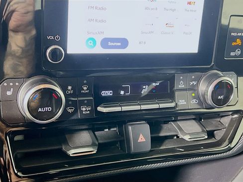 Certified 2025 Toyota Highlander XSE AWD/4WD image 15