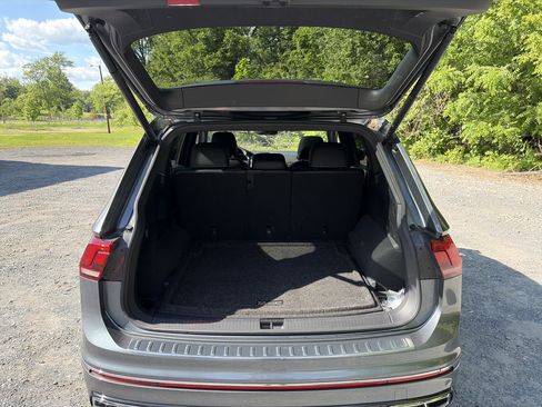 Used 2022 Volkswagen Tiguan SEL R-Line AWD/4WD image 24