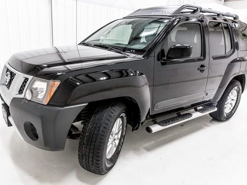 Used 2015 Nissan Xterra S w/ Value Package RWD image 2