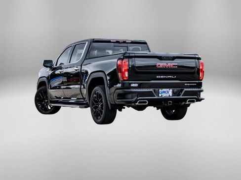 Used 2023 GMC Sierra 1500 Denali w/ Technology Package AWD/4WD image 7