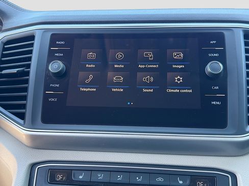 Used 2018 Volkswagen Atlas SE w/ R-Line Package image 29