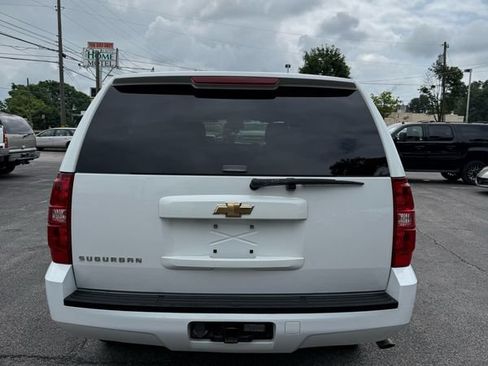 Used 2007 Chevrolet Suburban 2500 w/ Skid Plate Package AWD/4WD image 4