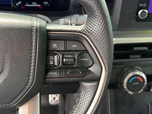 Used 2025 Toyota Tacoma TRD Sport AWD/4WD image 19