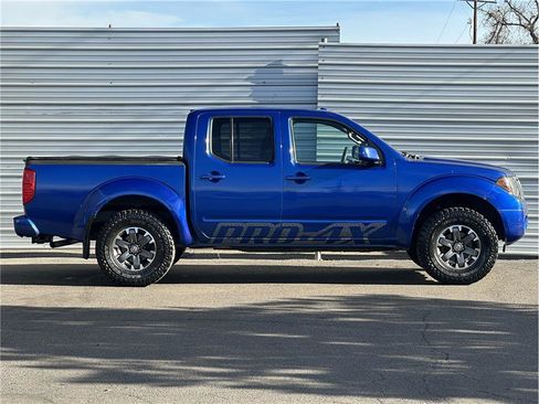 Used 2015 Nissan Frontier PRO-4X image 9