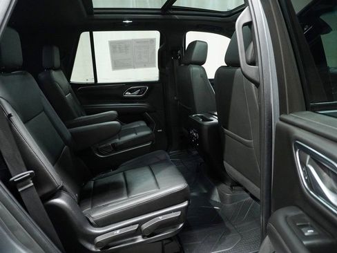 Used 2022 Chevrolet Tahoe Z71 image 17