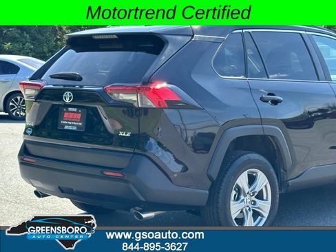 Used 2025 Toyota RAV4 XLE FWD image 38